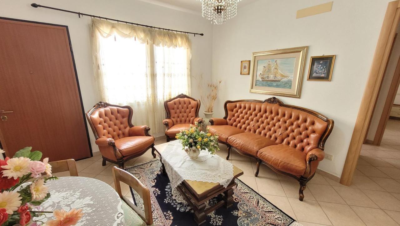 Вилла Residenza La Pineta Орозеи Экстерьер фото