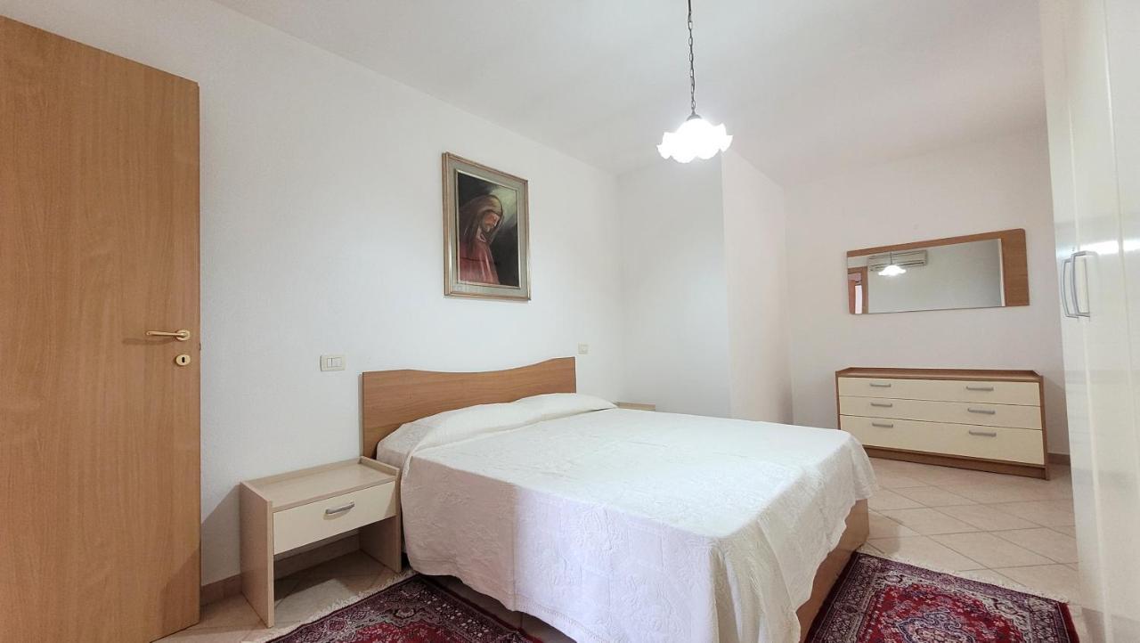 Вилла Residenza La Pineta Орозеи Экстерьер фото