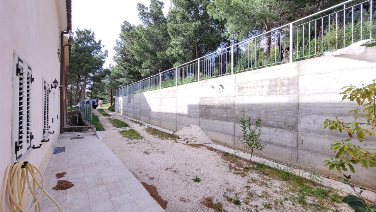 Вилла Residenza La Pineta Орозеи Экстерьер фото